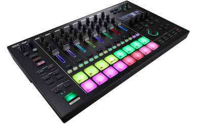Roland MC-707 Groovebox 