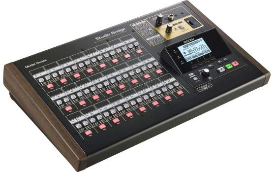 Tascam Studio Bridge - 24-Spur Recorder und Audiointerface 